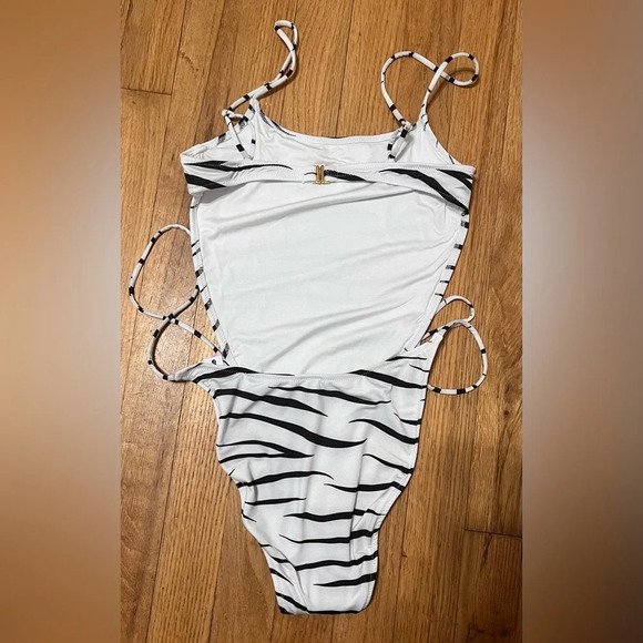 MONICA HANSEN BEACHWEAR Revolve Bardot One Piece zebra - Picture 6 of 6